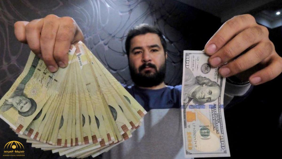 انهيار العملة الإيرانية إلى مستوى قياسي أمام  الدولار