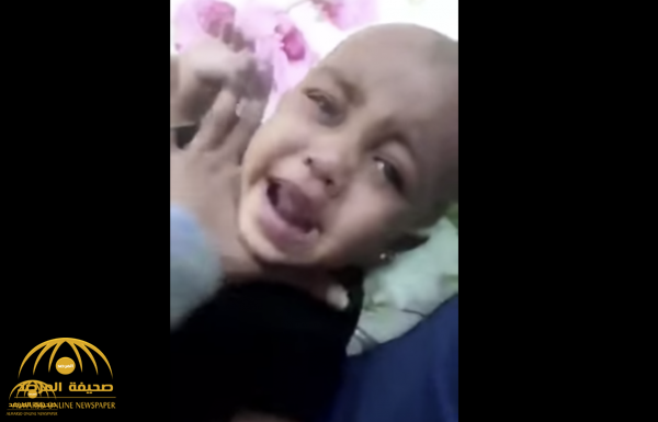 أول تعليق من وزارة العمل على مقطع فيديو لـ"امرأة" تقوم بخنق طفلة رضيعة!