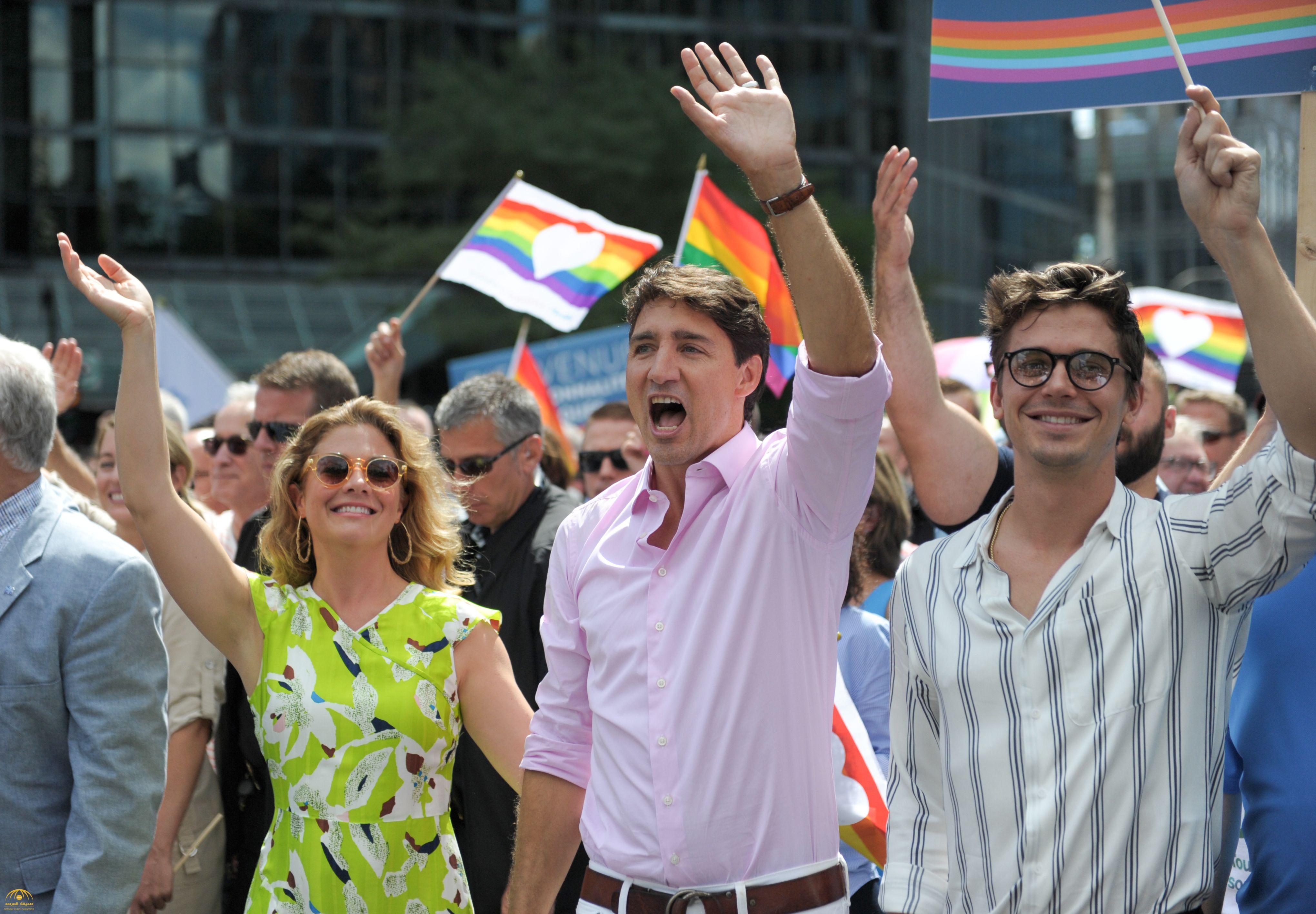 بالصور.. رئيس وزراء كندا وزوجته يقودان مسيرة لدعم المثليين!