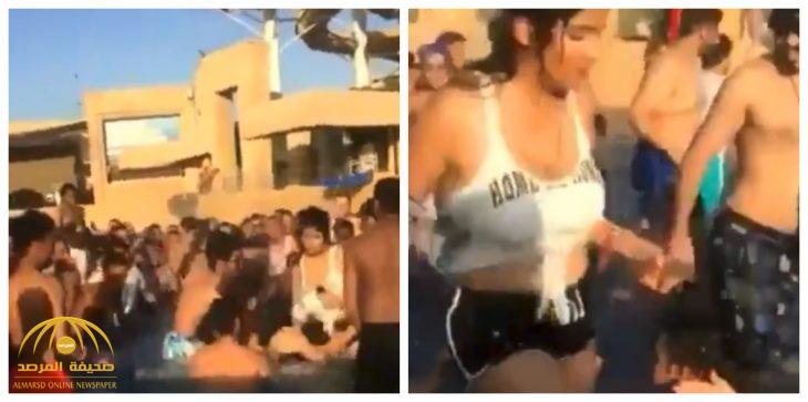 حاولوا نزع ملابسها .. بالفيديو : واقعة تحرش جماعي بفتاة في حديقة بالبحرين تثير الجدل