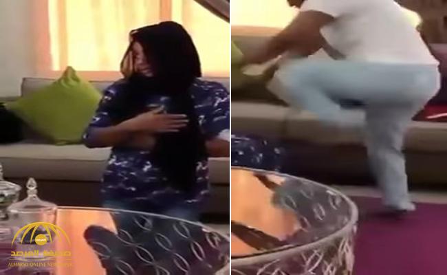 شاهد .. بحرينية تعتدي على خادمتها بالضرب وتركلها بقدمها أمام زوجها