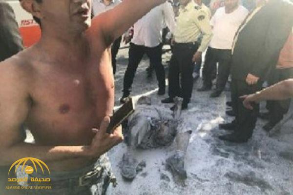 إيراني يشعل النار في جسده أمام بلدية طهران ويلفظ أنفاسه الأخيرة.. وهذا ما فعلته الشرطة حينما شاهدته يصرخ -فيديو