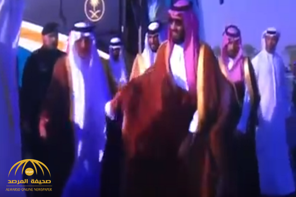 شاهد بالفيديو : ولي العهد وخالد الفيصل بين احترام العمر واحترام المنصب