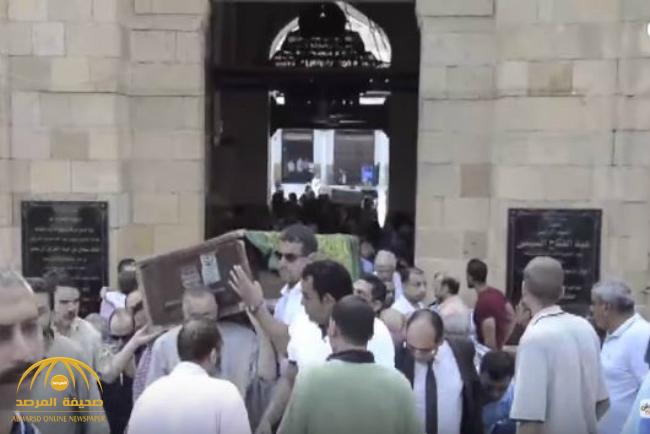 مشادات خلال جنازة الفنان المصري جميل راتب بحضور 4 فنانين - فيديو