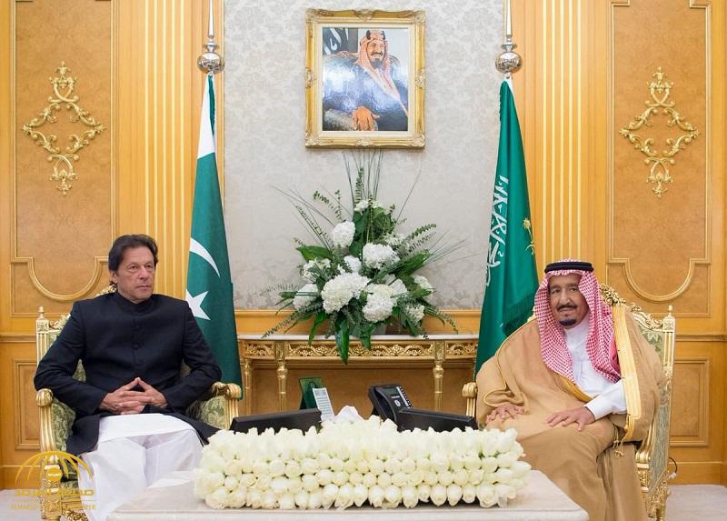 بالصور : خادم الحرمين يعقد جلسة مباحثات مع رئيس وزراء باكستان .. تعرف على أسماء المسؤولين الذين حضروا من الجانبين!