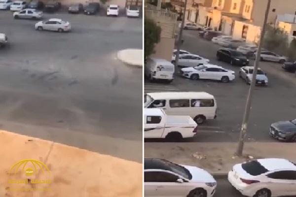 شاهد.. ردة فعل سائق  "الكارثية" عكس السير في أحد شوارع الرياض وتفاجأ بدورية الشرطة أمامه !