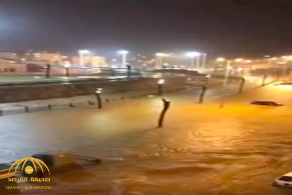 بالفيديو: الأمطار تغرق شوارع أبها .. والدفاع المدني يطلق صافرة الانذار