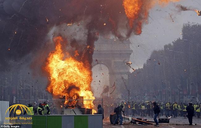 شاهد بالصور  .. احتجاج على ارتفاع أسعار الوقود يحرق شارع الشانزليزيه في باريس