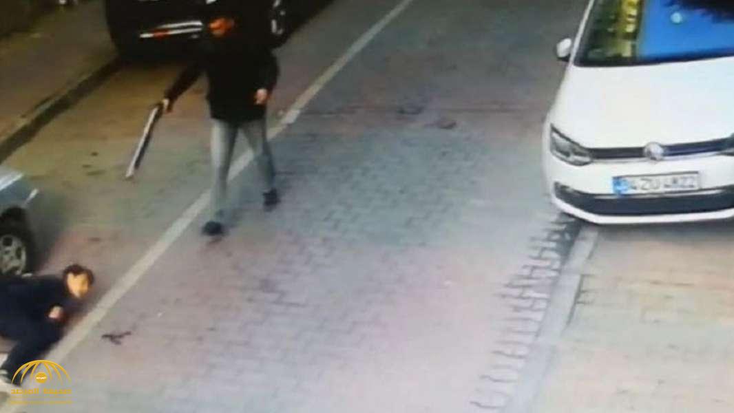 فيديو .. شاهد لحظة قيام طالب تركي بقتل زميله في شارع  بإسطنبول