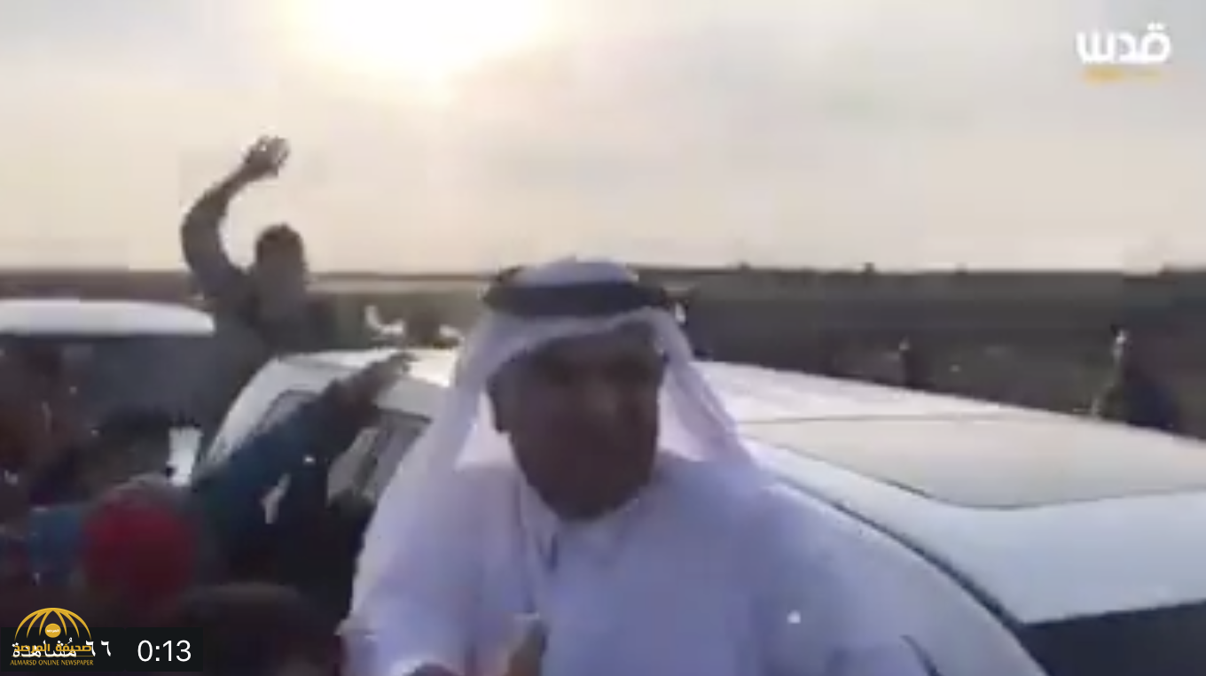 شاهد .. "رجم" موكب السفير القطري في قطاع غزة بالحجارة -فيديو