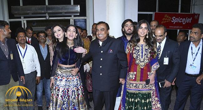 بالصور: أغنى رجل في الهند يزوج ابنته ... كيف صنعت دعوات الزفاف؟