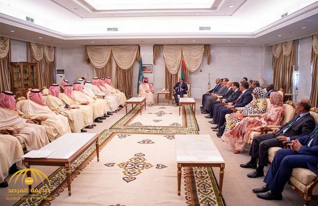 بالصور: ولي العهد يلتقي الرئيس الموريتاني ويعقدان اجتماعًا ثنائيًا في القصر الرئاسي بالعاصمة نواكشوط