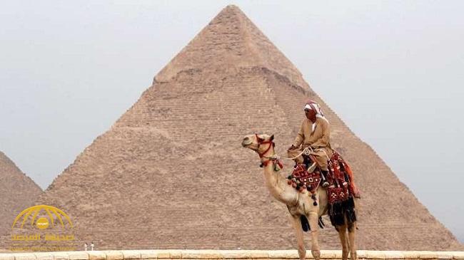 الحكومة المصرية تصدر توضيحًا حول أنباء بيع منطقة الأهرامات السياحية لدولة عربية