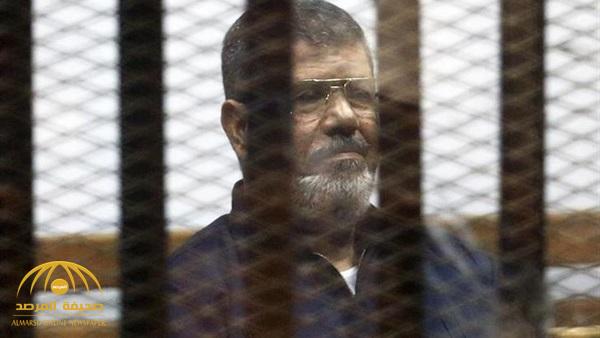 بعد إدلاء مبارك بشهادته .. هذا ما قررته المحكمة في قضية "مرسي"
