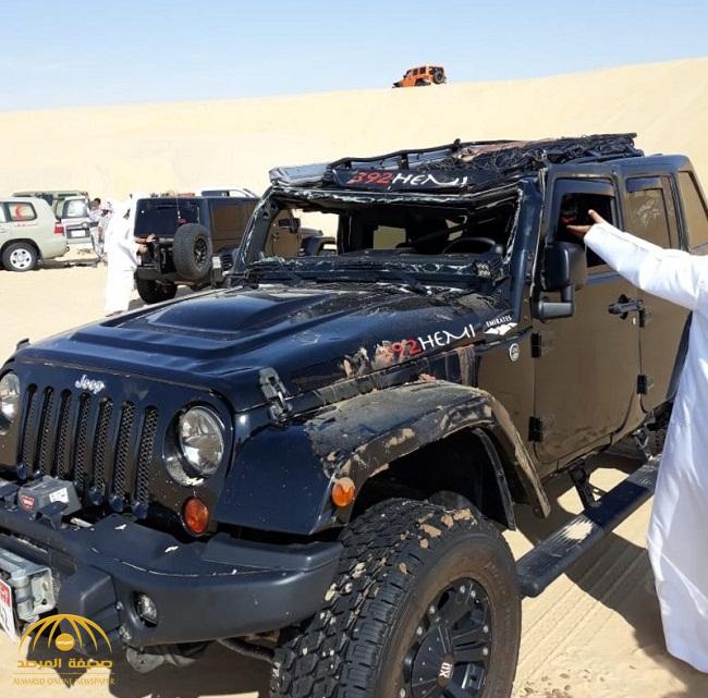 شاهد بالصور : حرس الحدود السعودي  يسعف مصابَين إماراتيين تعرضا لحادث إنقلاب مركبتهم في الربع الخالي