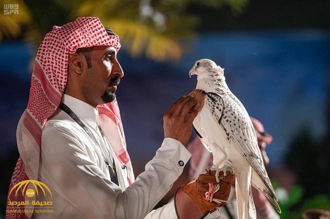 بلغ مجموع الجوائز أكثر من 17 مليون ريال .. بالصور: تعرف على تفاصيل مسابقة مهرجان الملك عبدالعزيز للصقور!