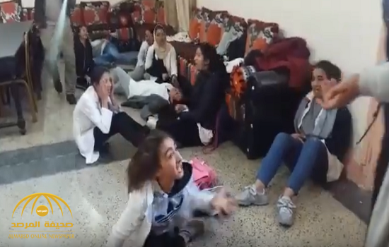 شاهد .. صراخ وبكاء جماعي لـ "طالبات" ثانوية في المغرب يثير جدلا واسعا!