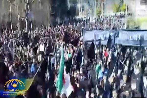 شاهد.. مظاهرات شعبية في الجزائر رافضة لترشح بوتفليقة للرئاسة
