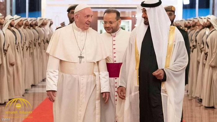 بالصور والفيديو: البابا فرنسيس يصل الإمارات في زيارة تاريخية