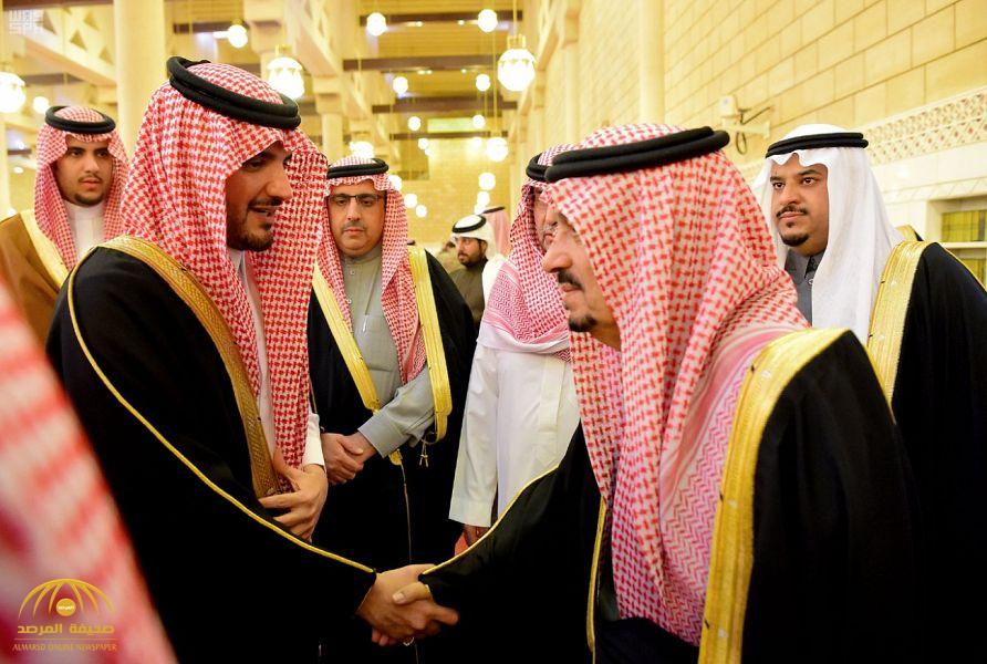بالصور أمير الرياض يؤدي صلاة الميت على الأمير فيصل بن بدر