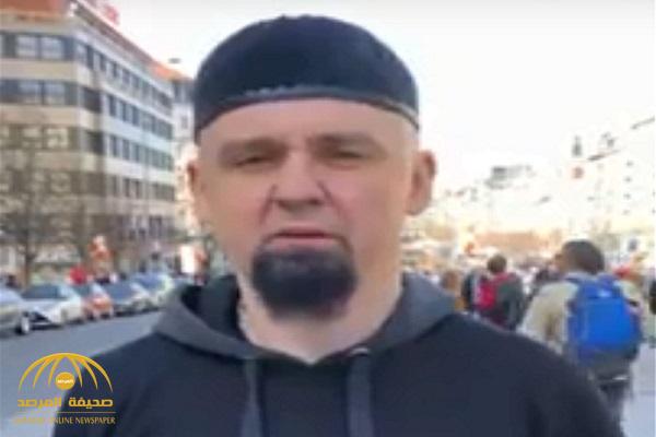 طرد إمام مسجد في "التشيك" بعد دعوته للمسلمين بحمل السلاح في براغ - فيديو