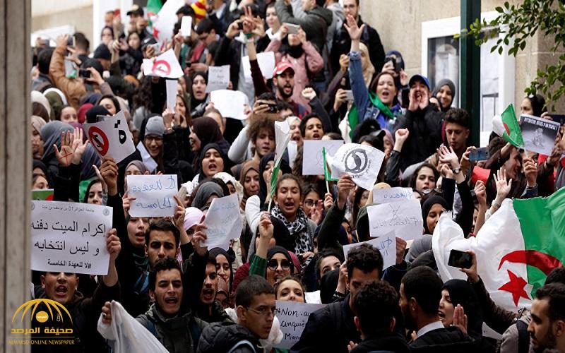 بالفيديو والصور .. مظاهرات حاشدة في الجزائر ضد الولاية الخامسة لبوتفليقة وظهور "جميلة بوحريد"