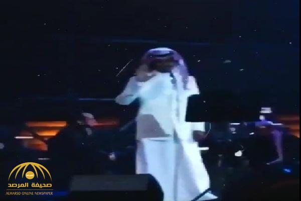 شاهد .. ردة فعل فتاة بعدما وجه الفنان خالد عبدالرحمن التحية لها في حفل المسرح الروماني بـ"حائل"