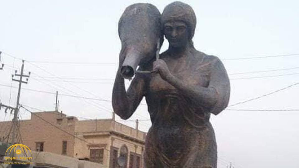 تعرف على قصة المجنونة "أم سوادي" التي شيد لها تمثال جنوب العراق.. ولهذا السببب تم تغطيتها بالقماش!
