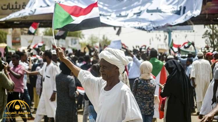 المعارضة السودانية تعلن عن 3 شروط لفض اعتصامها أمام مبنى قيادة الجيش!
