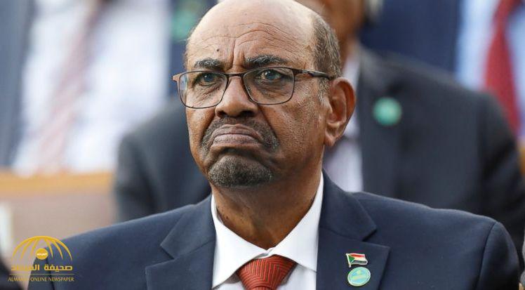 السودان.. الجيش يداهم مقر "مظلة حزب البشير" ويعتقل رئيسها!