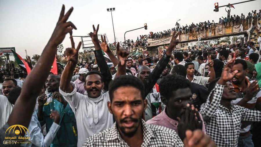 السودان.. اعتقالات بالجملة في حزب البشير وإقالة ضباط الأمن الوطني