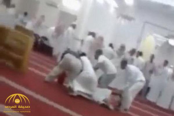 وكيل محافظة بارق يعلق على مقطع المشاجرة داخل المسجد - فيديو