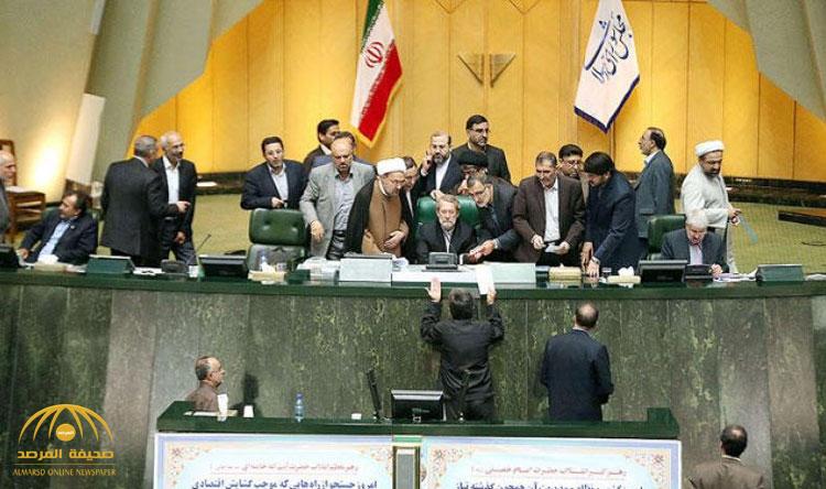 انفجار أزمة داخلية في إيران بعد اقتراح رئيس لجنة الأمن القومي لتجاوز التوتر مع أمريكا!