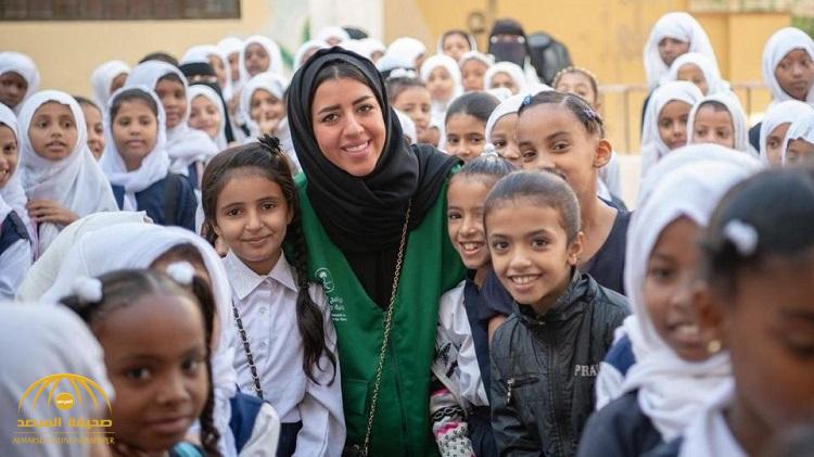 بالصور .. أول فتاة سعودية تزور اليمن في رحلة إعمار