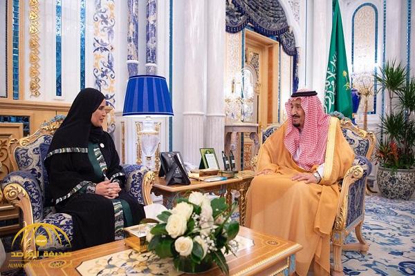بالصور .. خادم الحرمين يستقبل رئيسة المجلس الوطني الاتحادي الإماراتي