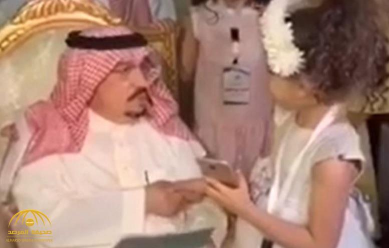 شاهد.. "أمير الرياض" يفي بوعده للطفلة "ندى" ويقدم لها الهدية التي طلبتها