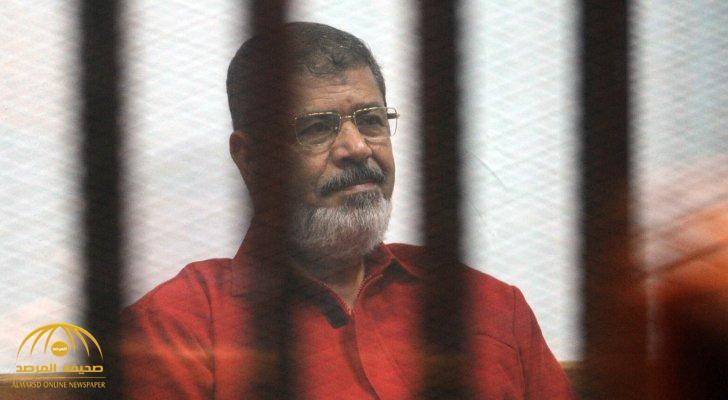 وفاة الرئيس المصري الأسبق "محمد مرسي" بنوبة قلبية حادة خلال جلسة محاكمته في قضية التخابر