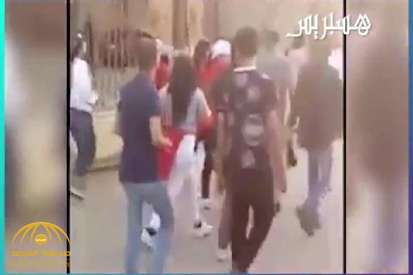 "إيه يا جدعان أول مرة تشوفوا لحمة" .. شاهد: مصريون يتحرشون بـ"مشجعات مغربيات" في القاهرة