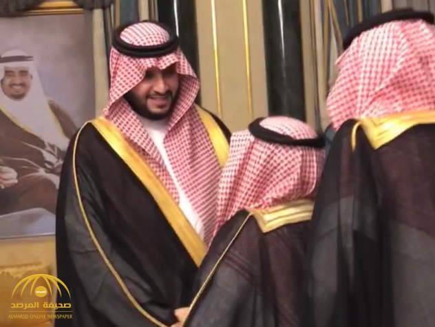 شاهد.. الأمير تركي بن محمد بن فهد يحتفل بزواجه ويؤدي "العرضة"