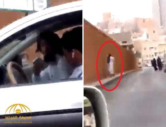 شاهد.. مواطن يوثق بكاميرا جواله انتحال شخص "ملتحي" صفة "رجل مرور سري" لسلب قائدي المركبات في مكة