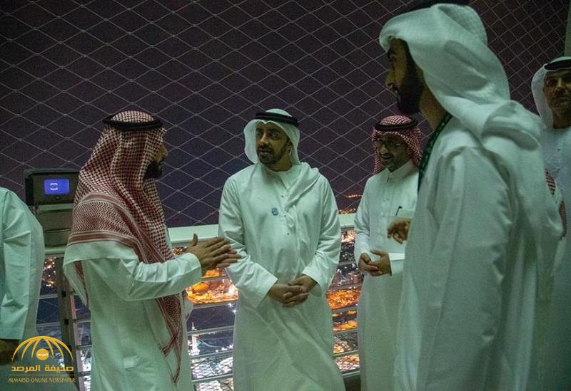 بالصور : شاهد وزير الخارجية الإماراتي ومدير مكتب ولي العهد في قمة برج الساعة