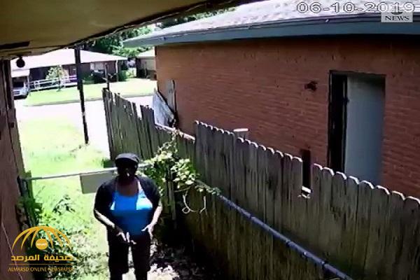 شاهد: أمريكية سمراء تطلق الرصاص على منزل جارها وتضرم  النار فيه - فيديو