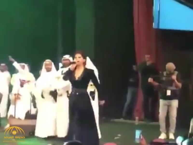 شمس الكويتية  تثير استياء صاحب كلمات ”يا دار “ بعد غنائها  في حفلها بالرياض! - فيديو
