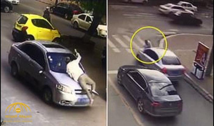 شاهد :ردة فعل رجل صيني عندما رأى زوجته في سيارة رجل آخر أثناء عودته من عمله!