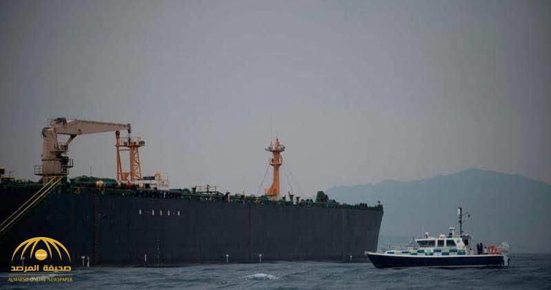 الكشف عن طرق وحيل إيران لتهريب النفط .. ومطاردات دولية لناقلات طهران في البحار وتشديد الخناق عليها