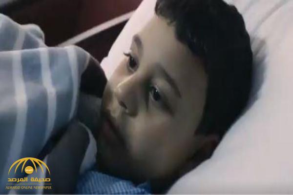 لست وحدك يا عبدالعزيز.. قصة طفل مصري فقد والديه في حادِث مأساوي بالمدينة؟! فيديو