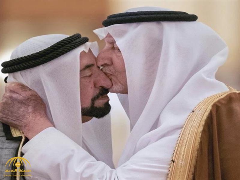 شاهد.. الأمير خالد الفيصل يقدم واجب العزاء لحاكم الشارقة في وفاة نجله