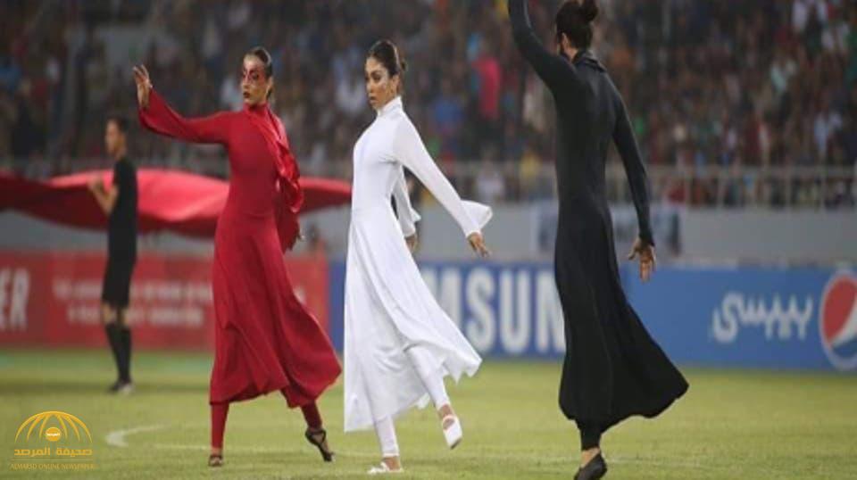 العراق يعلق على رقص وعزف الفتيات أثناء حفل افتتاح بطولة غرب آسيا لكرة القدم في مدينة كربلاء!