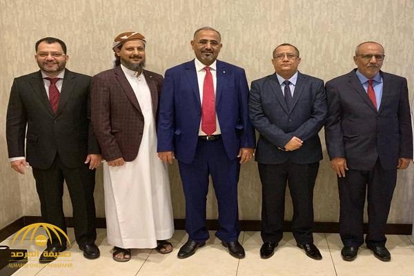برئاسة اللواء "الزبيدي" .. وفد من "المجلس الانتقالي اليمني" يصل إلى جدة بعد قليل