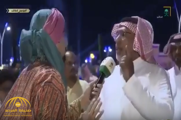 شاهد: مذيع القناة الأولى السعودية يحرج مسنًا على الهواء في موسم الطائف بسبب "المطاوعة"!